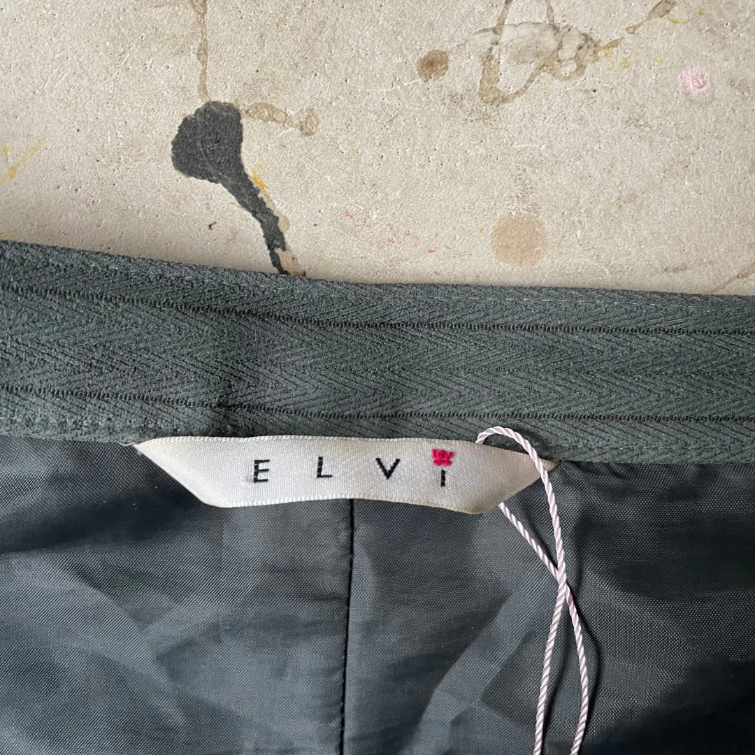 Vintage y2k Khaki Flared Midi Skirt - Image 4