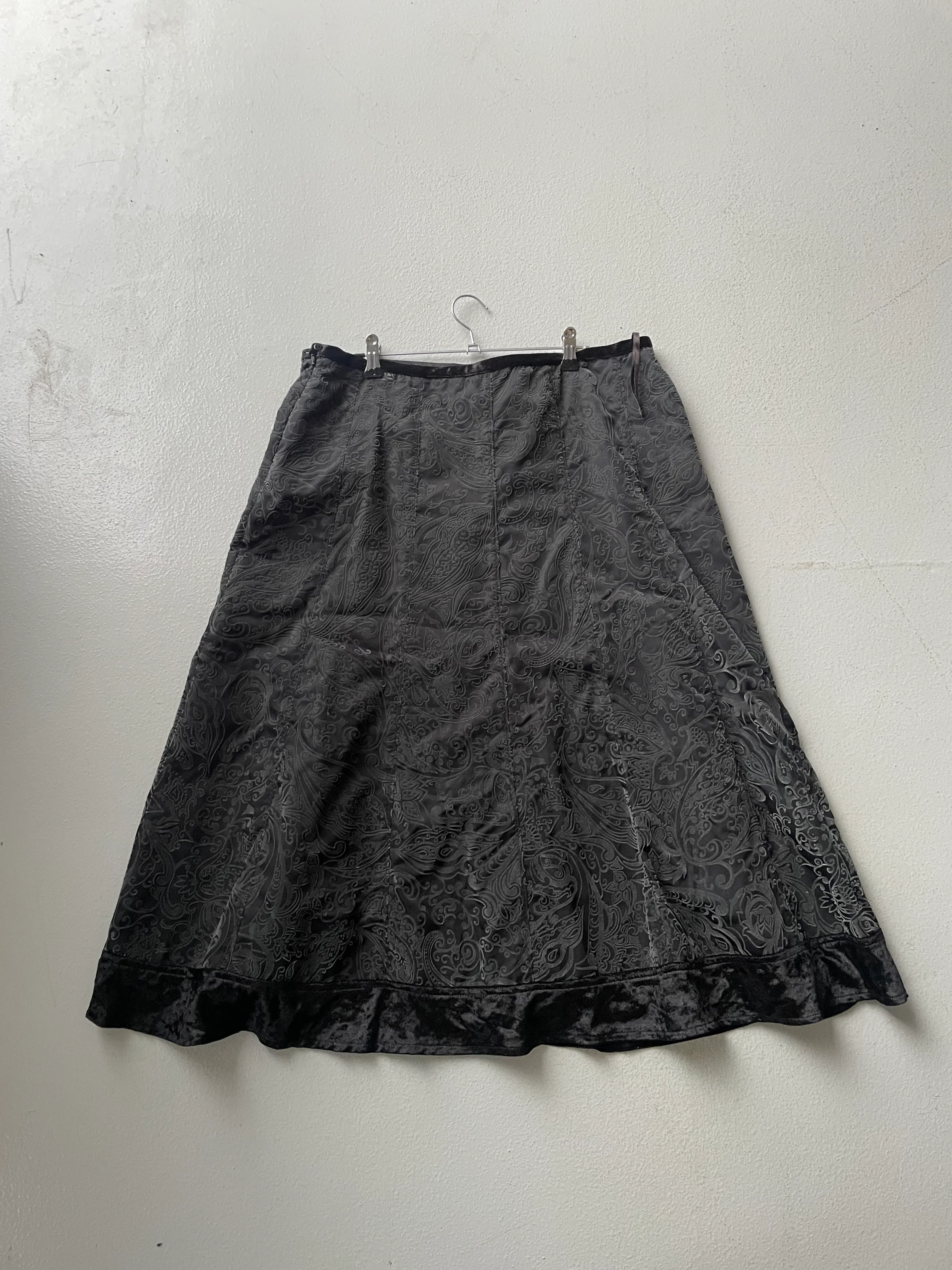 Vintage y2k Peruna Black Velvet Midi Skirt - Image 3