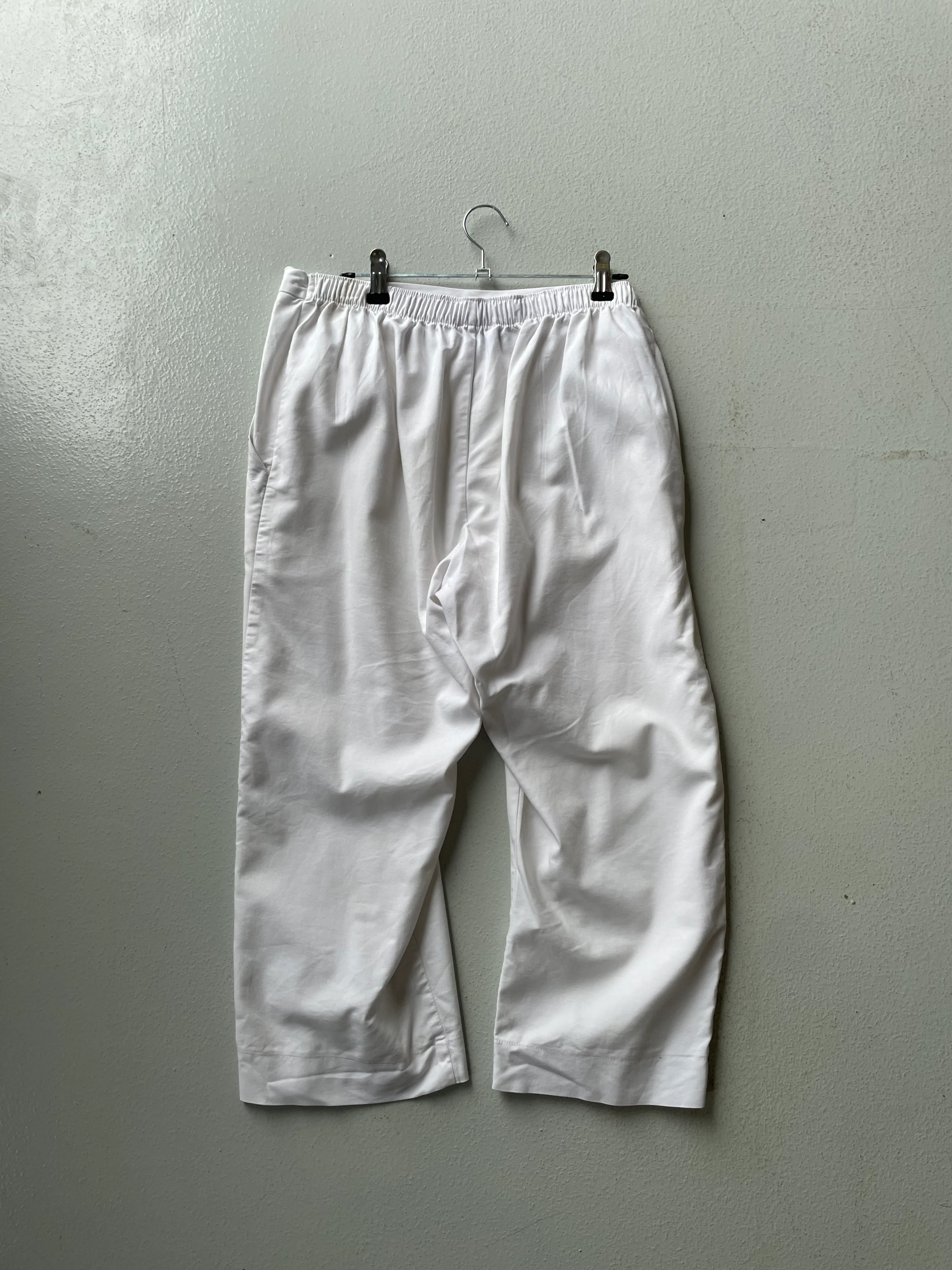Vintage y2k White Capris - Image 5